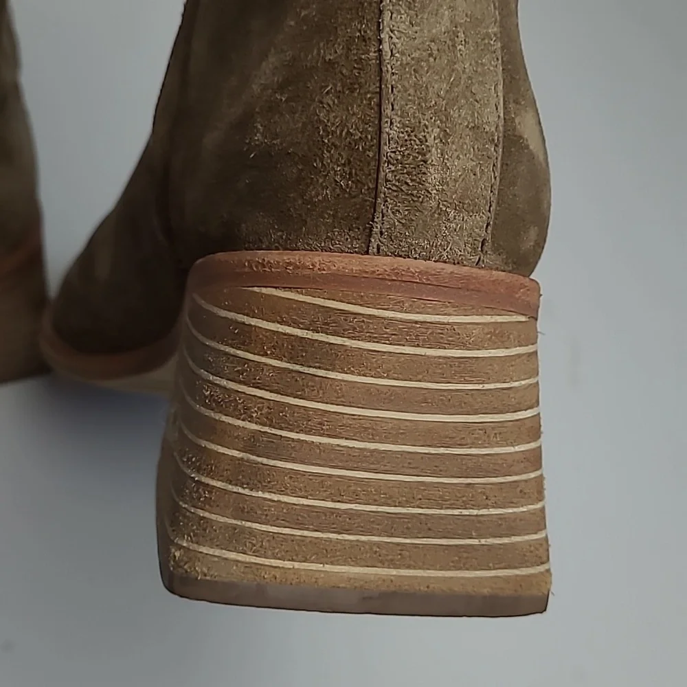TORY BURCH TAN SUEDE SIDE ZIP FLARED WOODEN BLOCK STACKED HEEL BOOTIES 8.5M